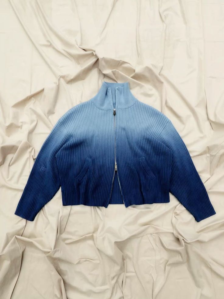 THE SHADED ZIPPER